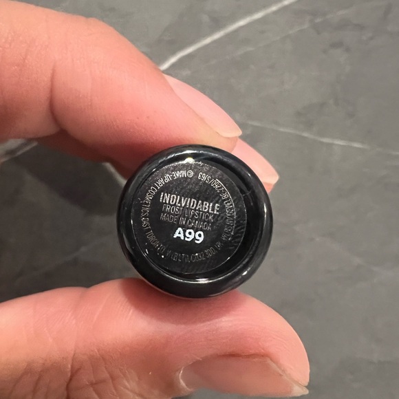 Mac Selena Lipstick New - Picture 3 of 3